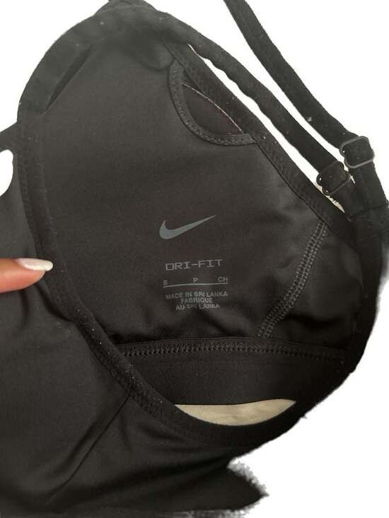 Nike - Picture 4 of 4